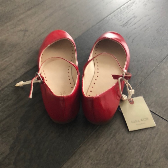 Zara red patent leather girl’s shoes - Picture 3 of 8